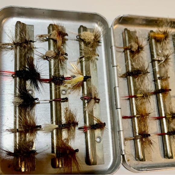 Box handmade fly fishing flies - Picture 2 of 5